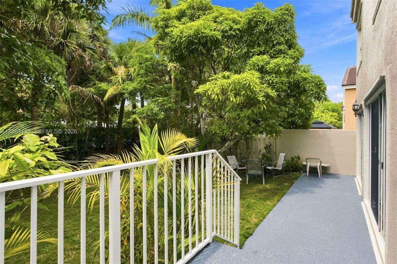 15650 NW 12th Ct, Pembroke Pines, FL 33028 Photo