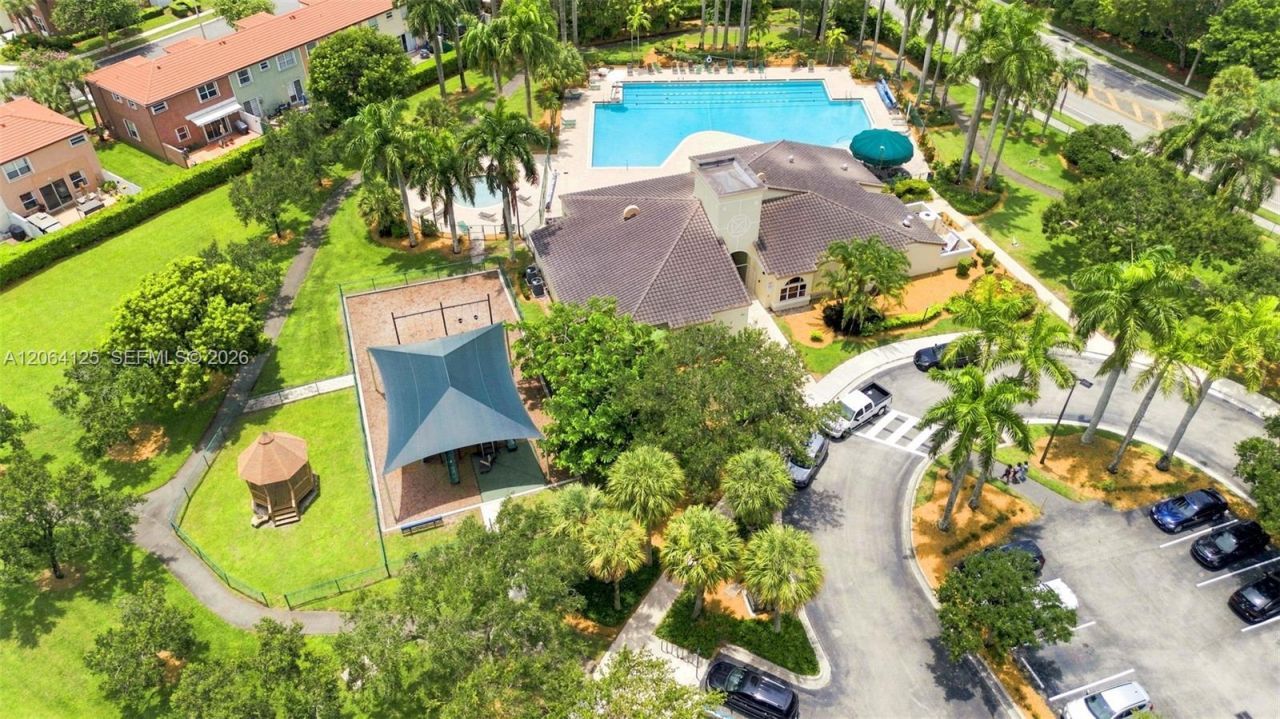 15650 NW 12th Ct, Pembroke Pines, FL 33028 Photo