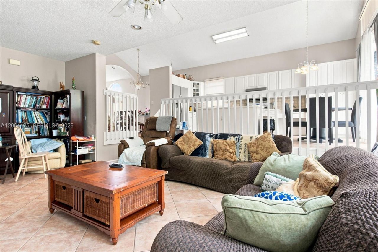 15650 NW 12th Ct, Pembroke Pines, FL 33028 Photo