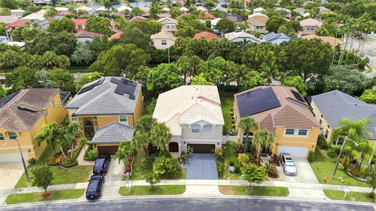15650 NW 12th Ct, Pembroke Pines, FL 33028 Photo