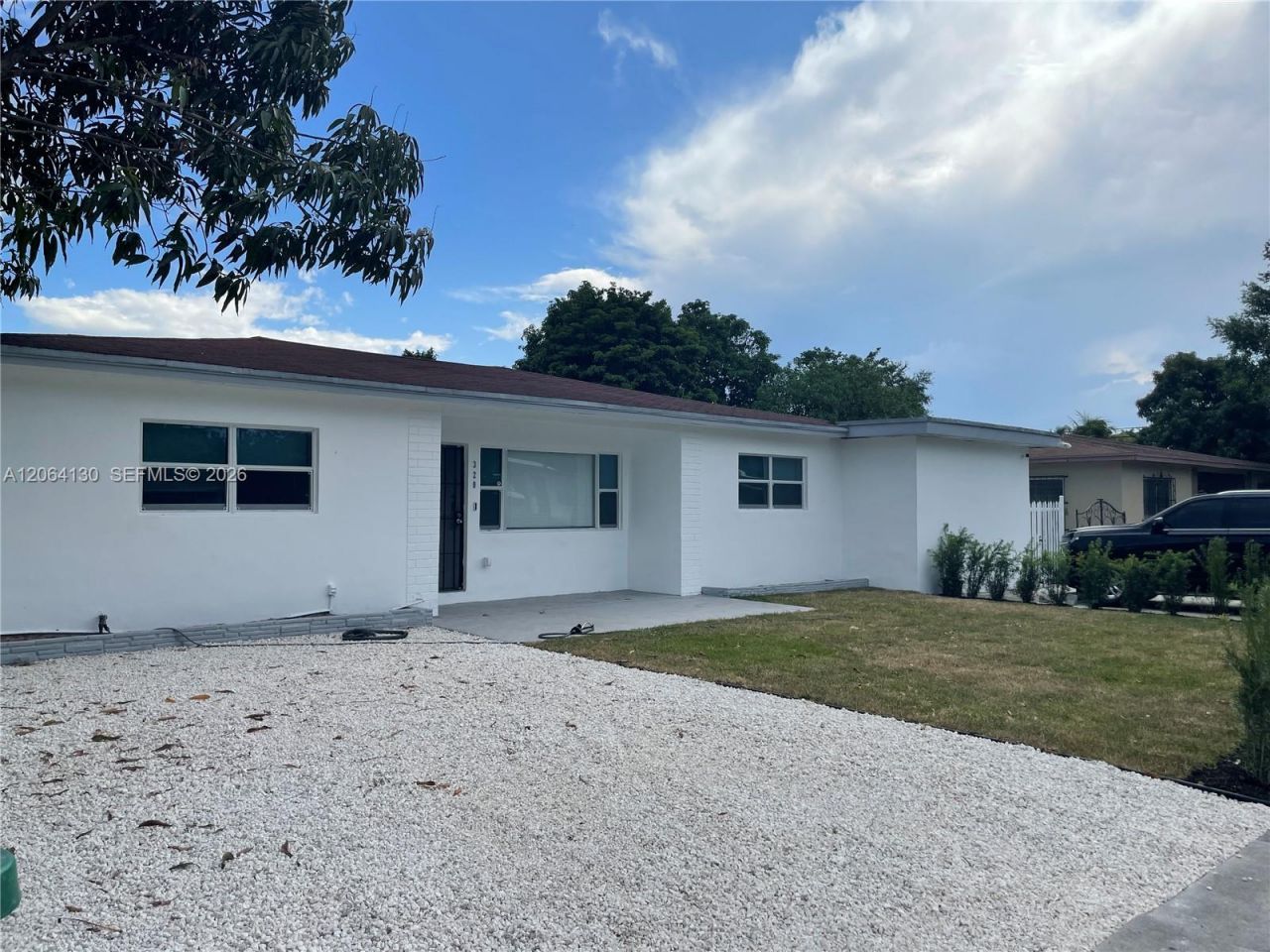 320 NE 160th St, Miami, FL 33162 Photo