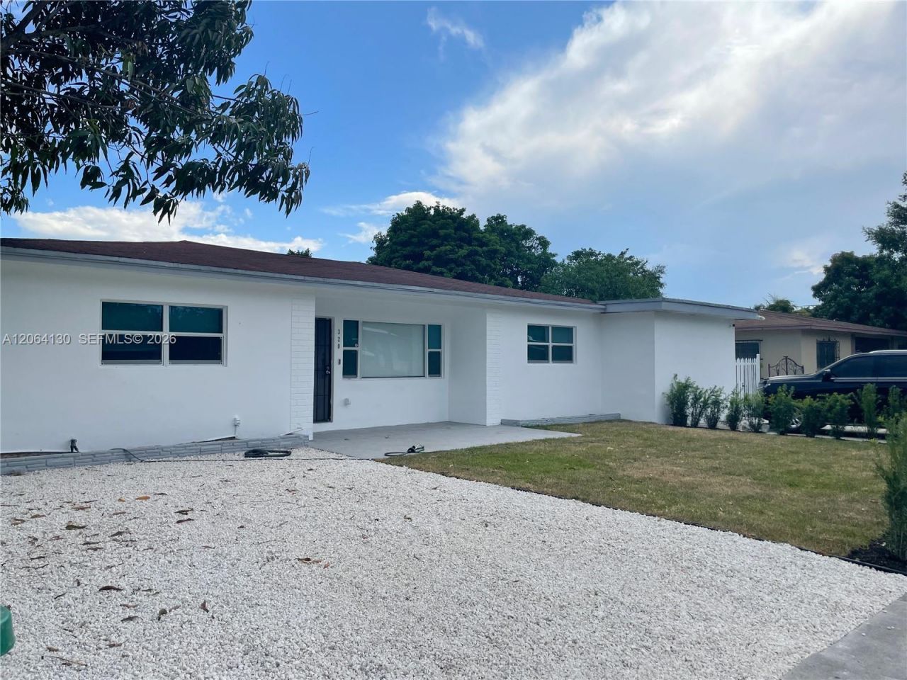 320 NE 160th St, Miami, FL 33162 Photo