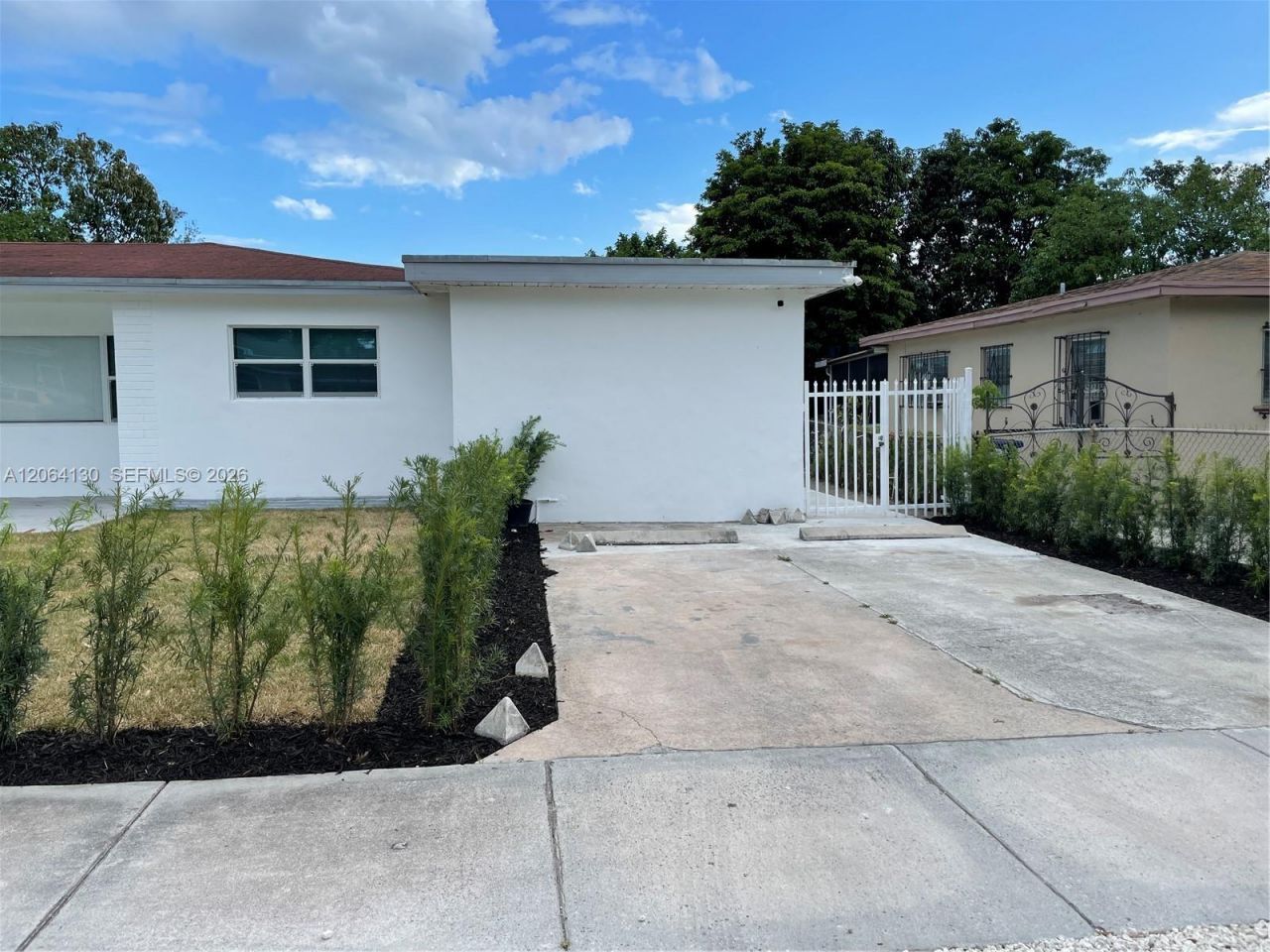 320 NE 160th St, Miami, FL 33162 Photo