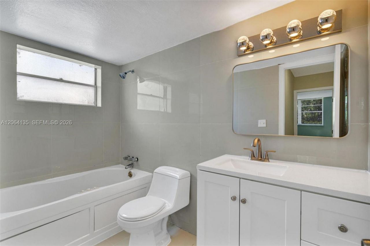 1465 NE 123rd St, Unit 416, North Miami, FL 33161 Photo