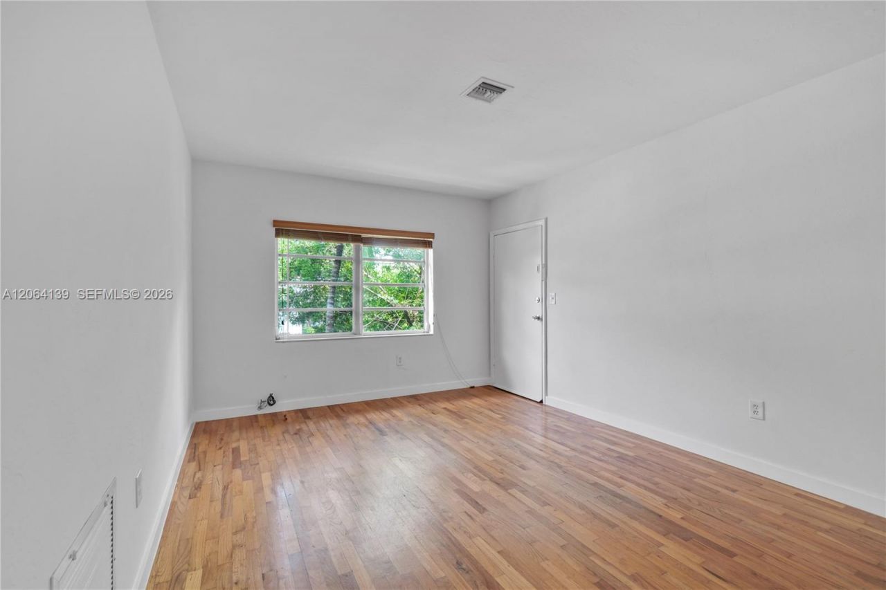411 Santander Ave, Unit 1, Coral Gables, FL 33134 Photo