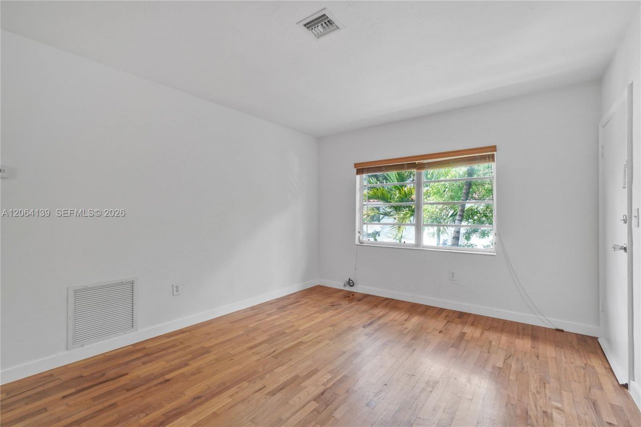 411 Santander Ave, Unit 1, Coral Gables, FL 33134 Photo