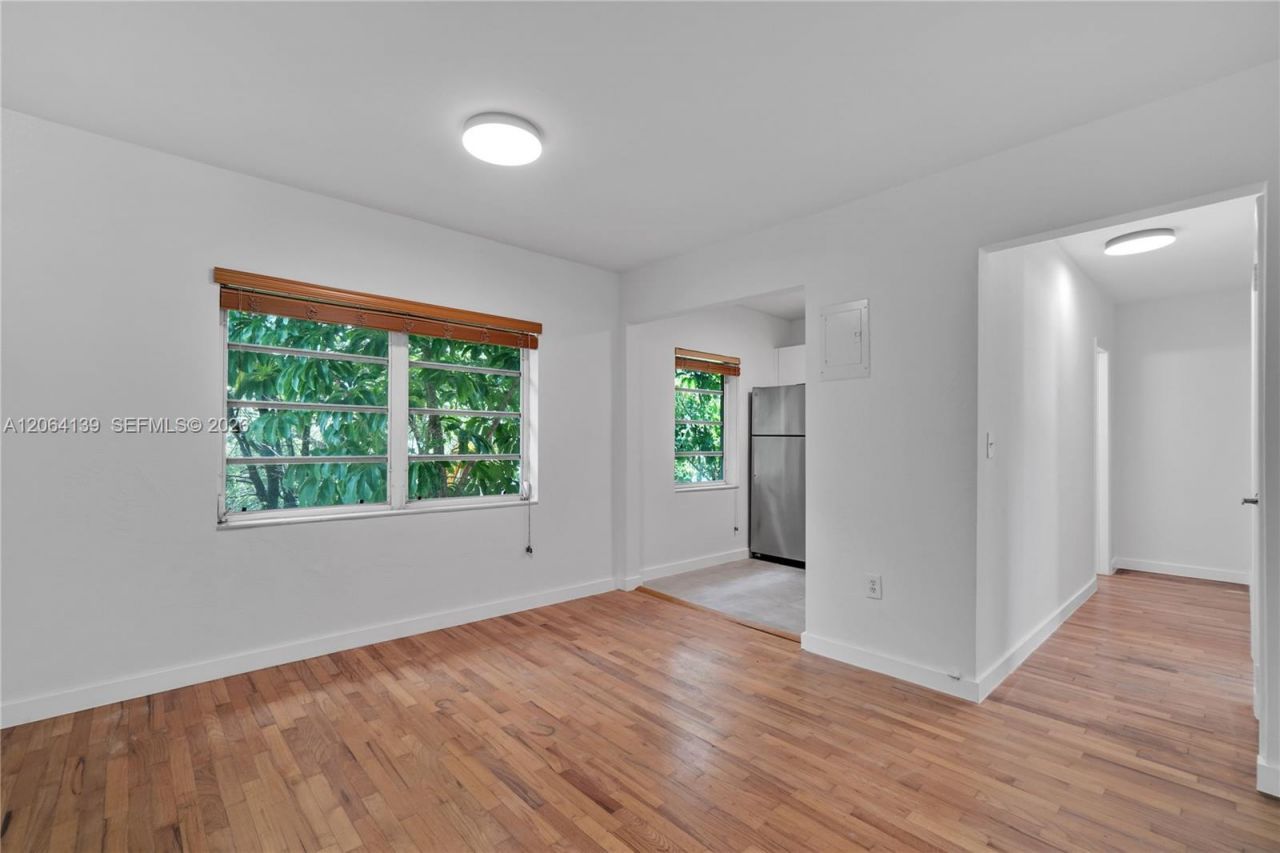411 Santander Ave, Unit 1, Coral Gables, FL 33134 Photo