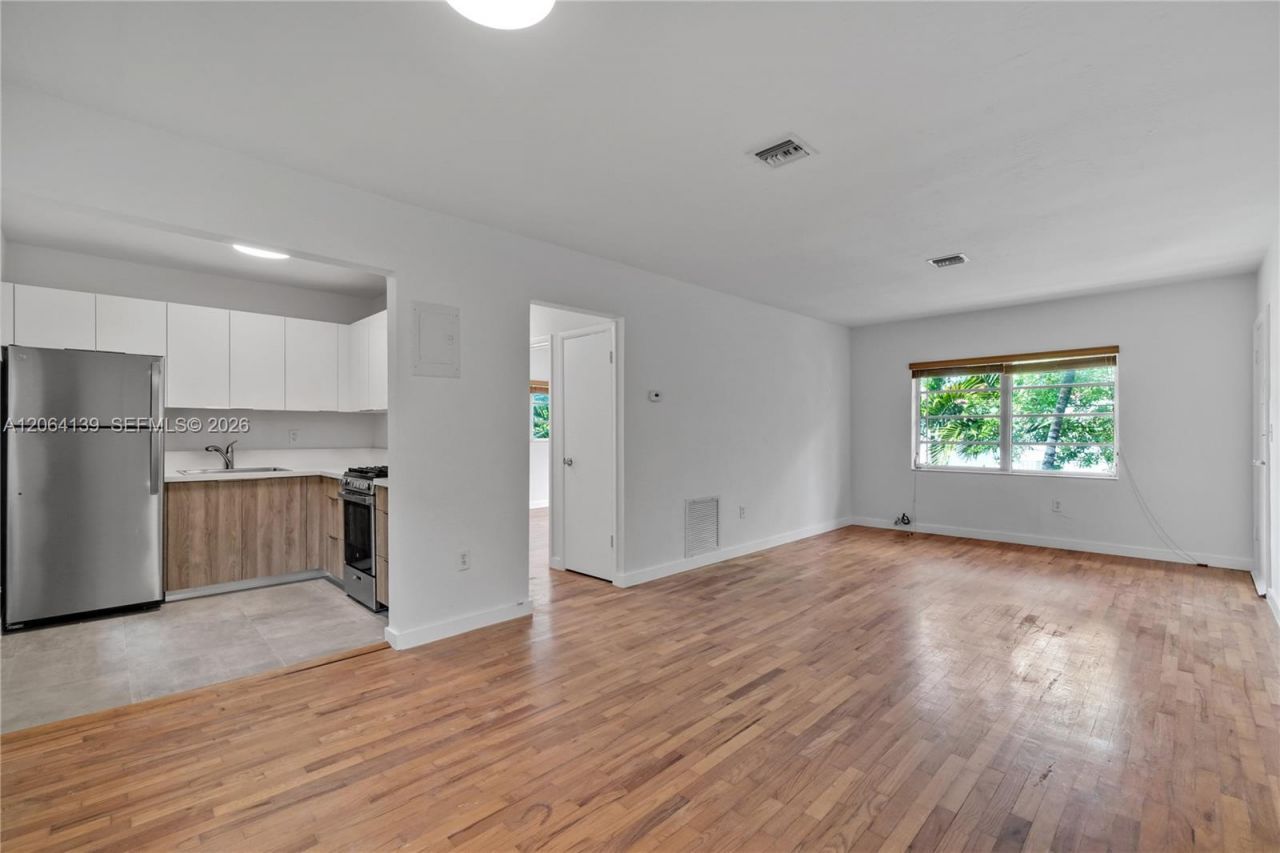 411 Santander Ave, Unit 1, Coral Gables, FL 33134 Photo