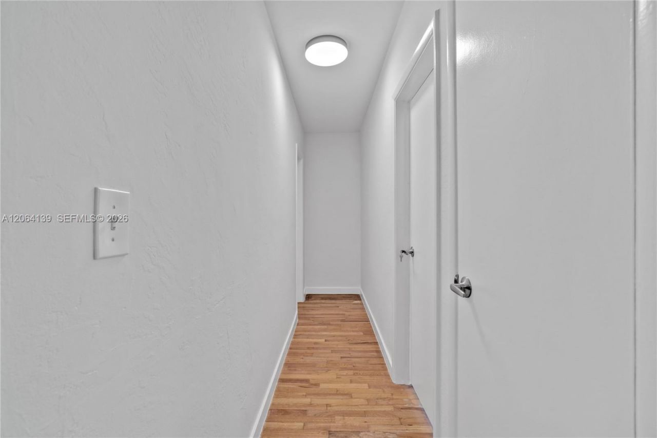 411 Santander Ave, Unit 1, Coral Gables, FL 33134 Photo
