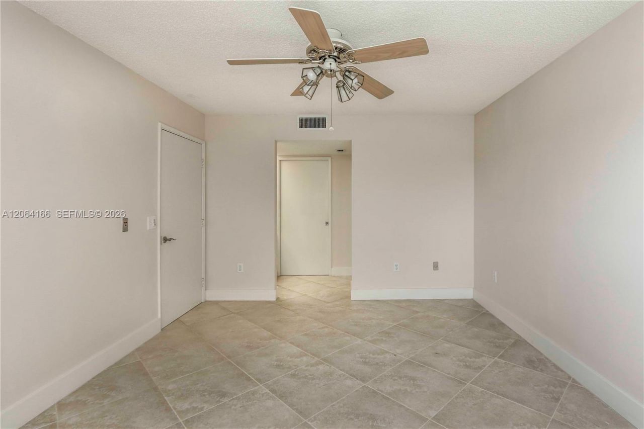 850 SW 138th Ave, Unit 409D, Pembroke Pines, FL 33027 Photo