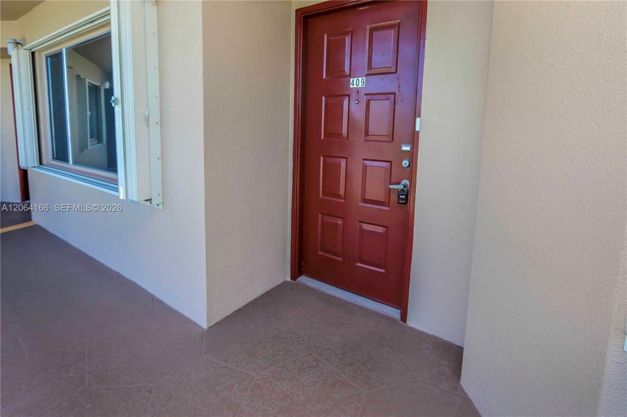 850 SW 138th Ave, Unit 409D, Pembroke Pines, FL 33027 Photo