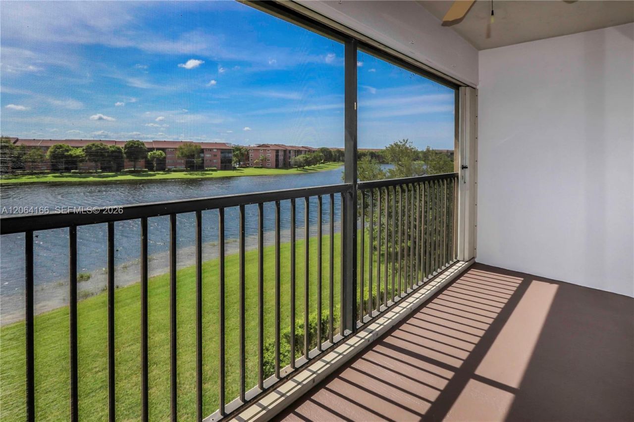 850 SW 138th Ave, Unit 409D, Pembroke Pines, FL 33027 Photo