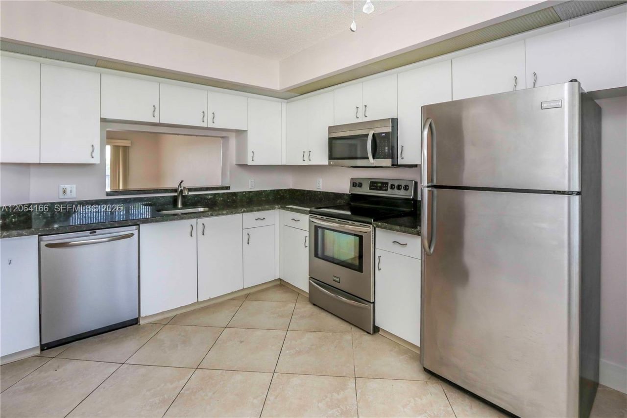 850 SW 138th Ave, Unit 409D, Pembroke Pines, FL 33027 Photo