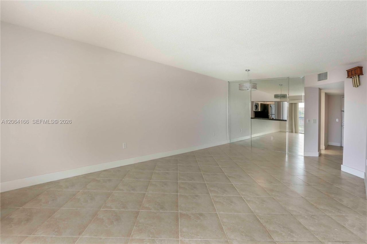 850 SW 138th Ave, Unit 409D, Pembroke Pines, FL 33027 Photo