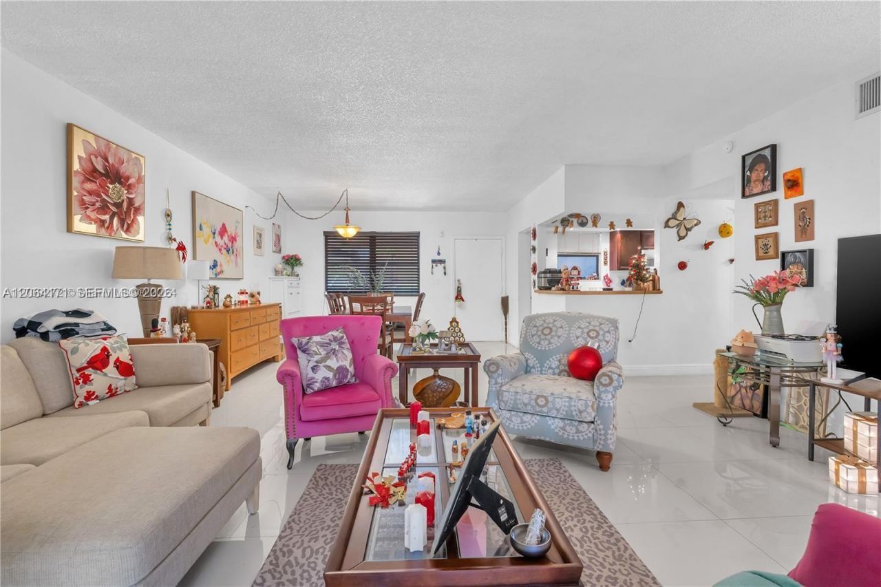 491 Ives Dairy Rd , Unit 202-5, Miami, FL 33179 Photo