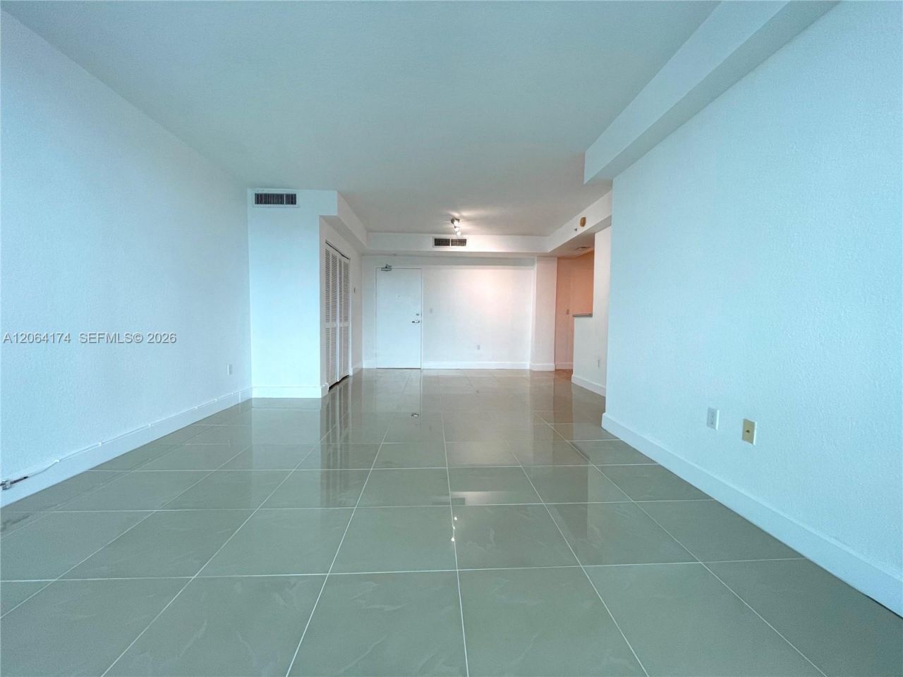 7501 E Treasure Dr, Unit 10C, North Bay Village, FL 33141 Photo