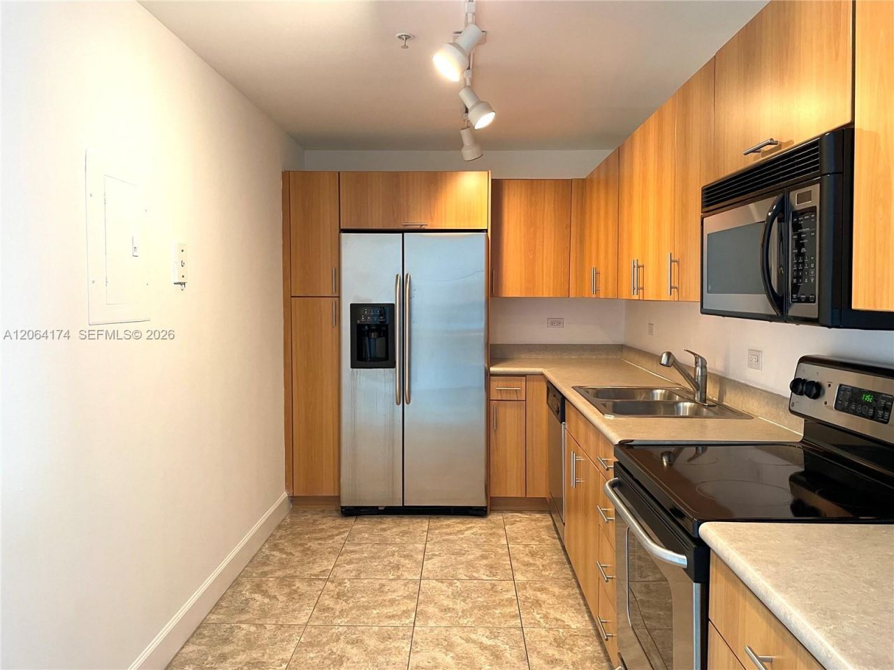 7501 E Treasure Dr, Unit 10C, North Bay Village, FL 33141 Photo