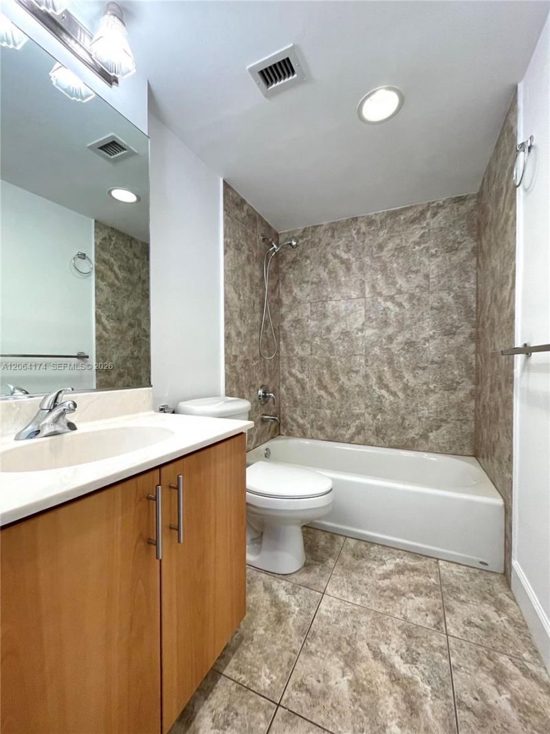 7501 E Treasure Dr, Unit 10C, North Bay Village, FL 33141 Photo