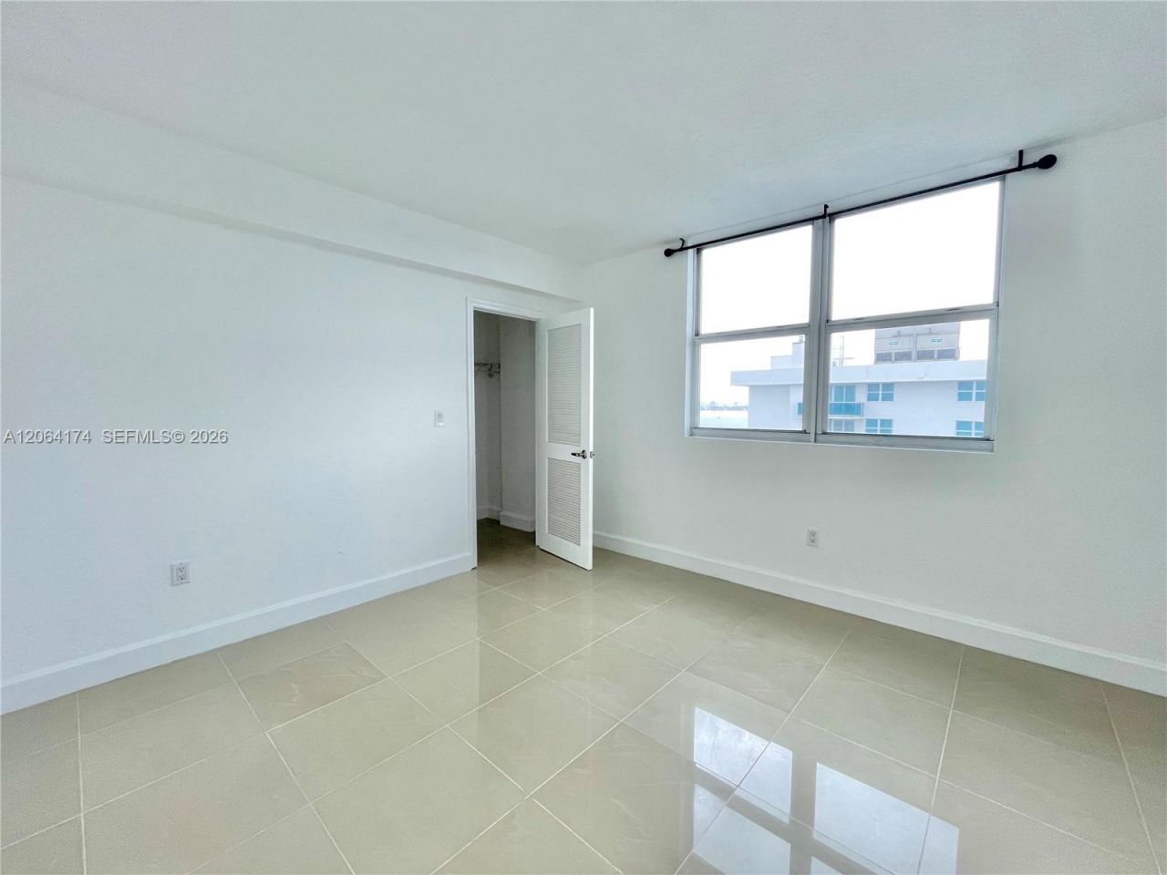 7501 E Treasure Dr, Unit 10C, North Bay Village, FL 33141 Photo