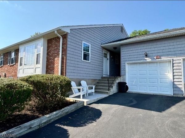 114 Brandywyne Dr, Florham Park, NJ 07932