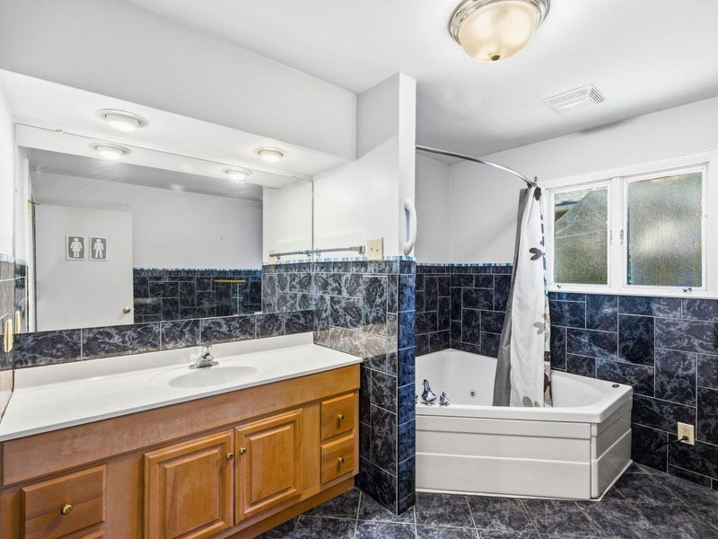 645 Vernon Heights Boulevard , Marion, OH 43302 Photo 33