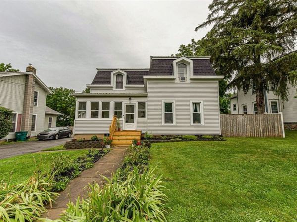 15 Mckenzie Street, Bergen, NY 14416