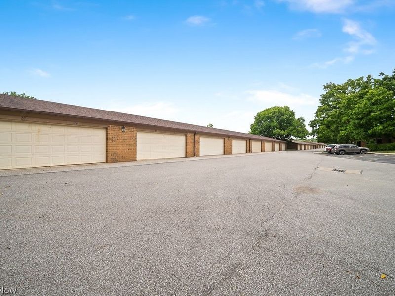 22952 Mastick Road, Unit 101, Fairview Park, OH 44126 Photo 25