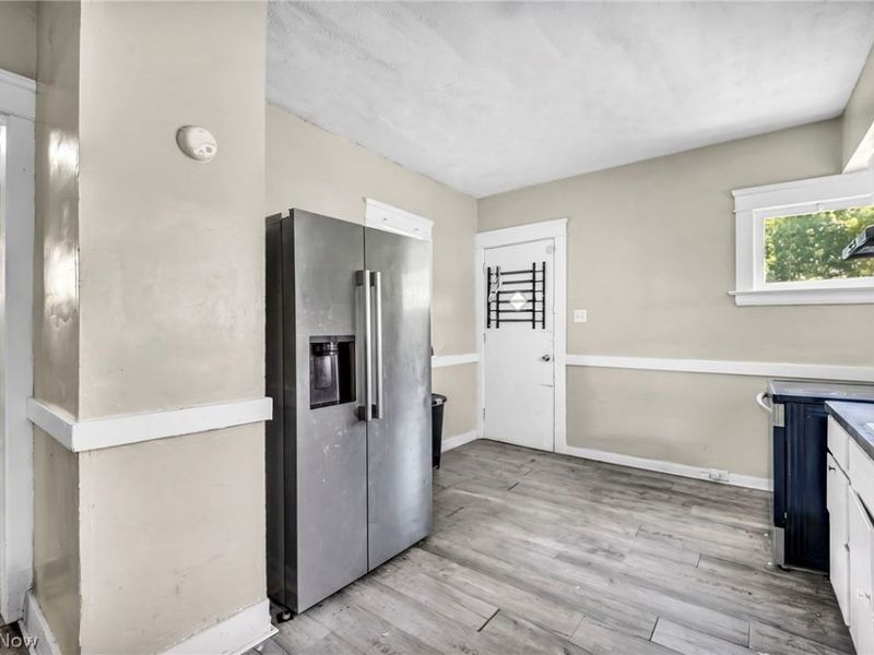 10001 Yale Avenue , Cleveland, OH 44108 Photo 11