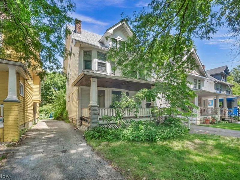 10001 Yale Avenue , Cleveland, OH 44108 Photo 2