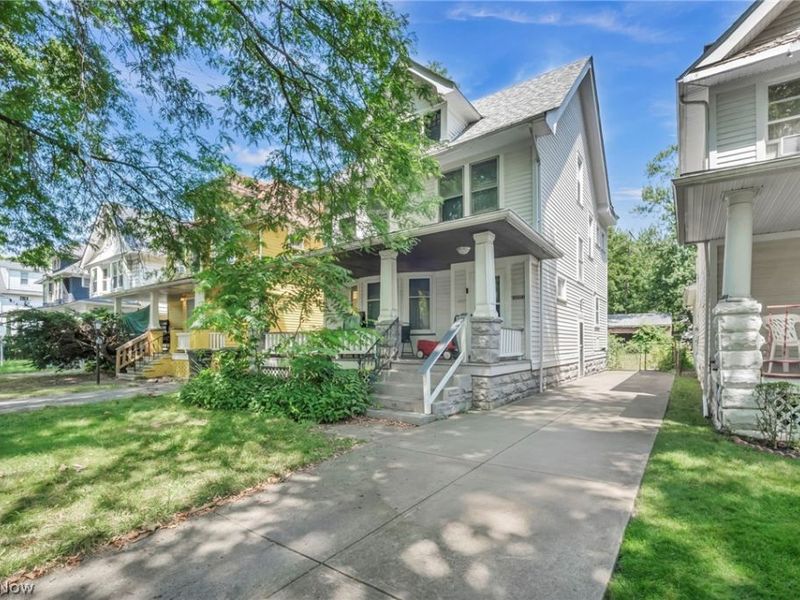 10001 Yale Avenue , Cleveland, OH 44108 Photo 3