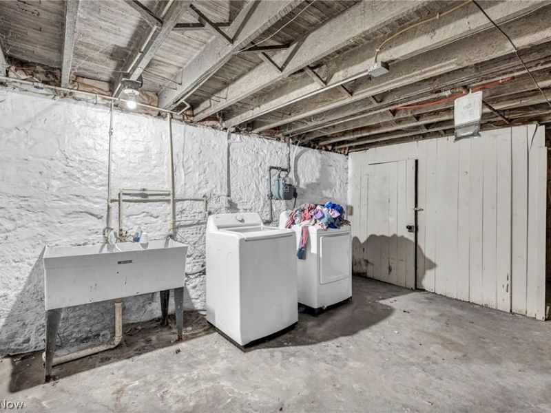 10001 Yale Avenue , Cleveland, OH 44108 Photo 32