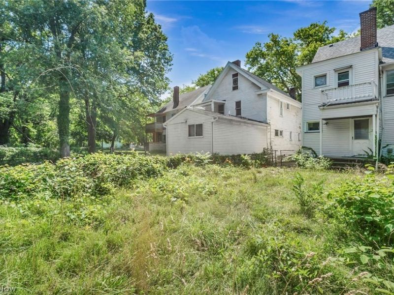 10001 Yale Avenue , Cleveland, OH 44108 Photo 6