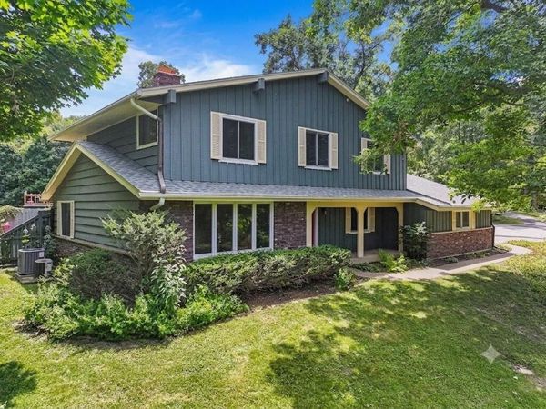 W3490 Oakwood Dr, Geneva, WI 53147
