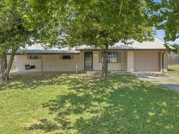 10272 Us Highway 77, Marietta, OK 73448