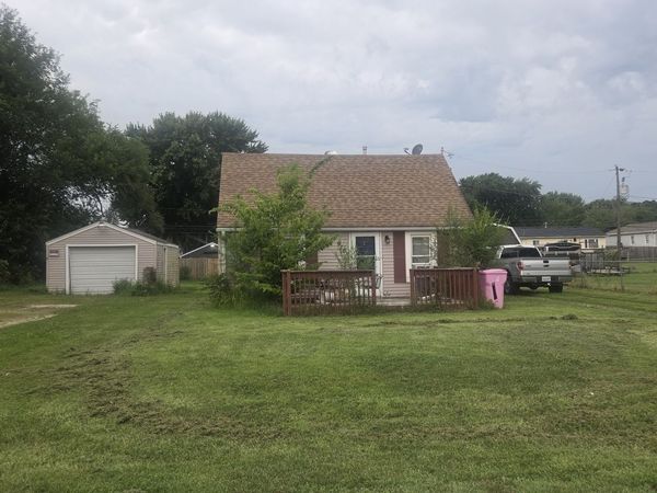 915 3rd Street , Colona, IL 61241