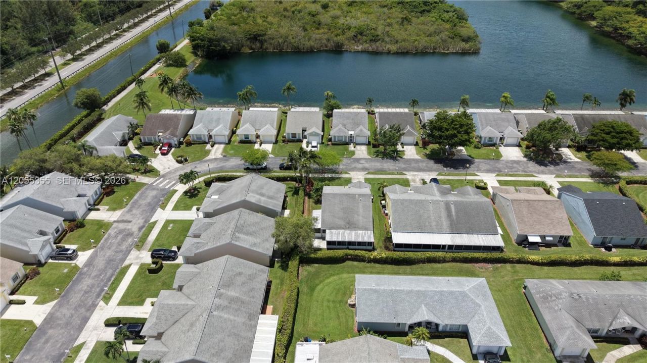 715 SE 22nd Ln , Homestead, FL 33033 Photo