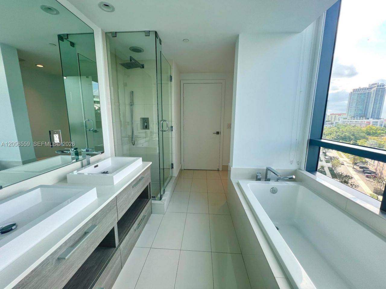 650 NE 32nd St , Unit 908, Miami, FL 33137 Photo