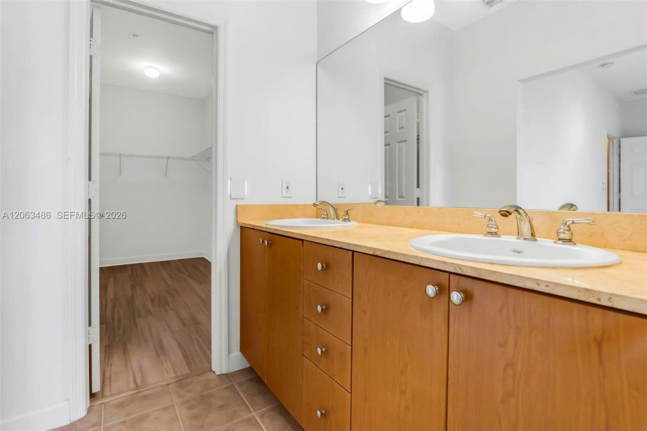 2516 SW 14th Ave, Unit 403, Fort Lauderdale, FL 33315 Photo