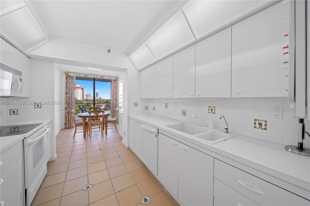 19707 Turnberry Way , Unit 6K, Aventura, FL 33180 Photo