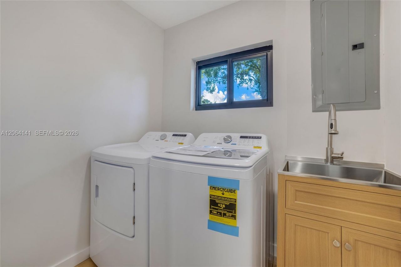 8865 SW 176th Ter, Palmetto Bay, FL 33157 Photo
