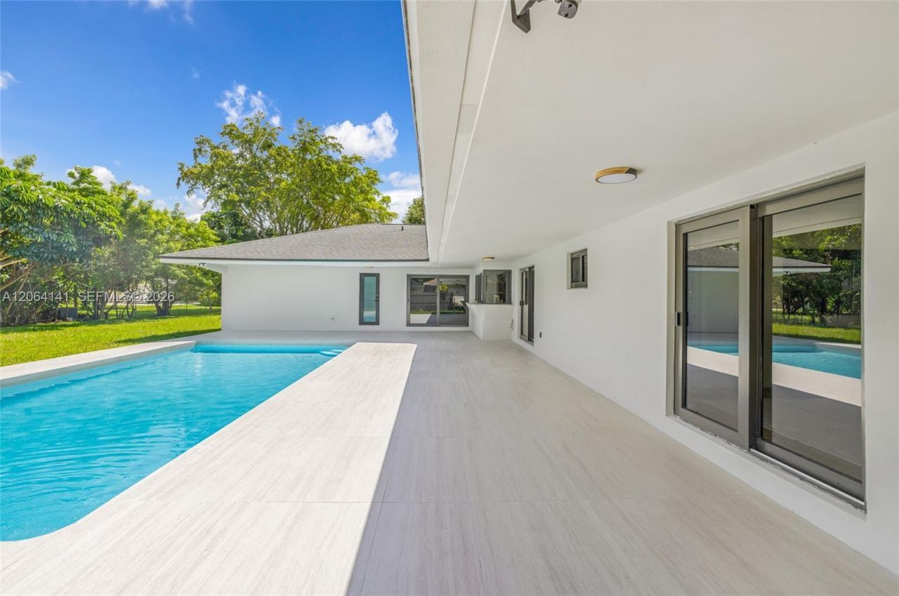 8865 SW 176th Ter, Palmetto Bay, FL 33157 Photo