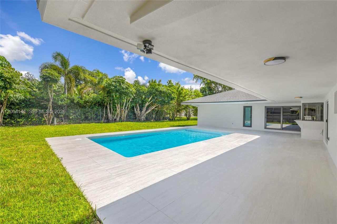 8865 SW 176th Ter, Palmetto Bay, FL 33157 Photo