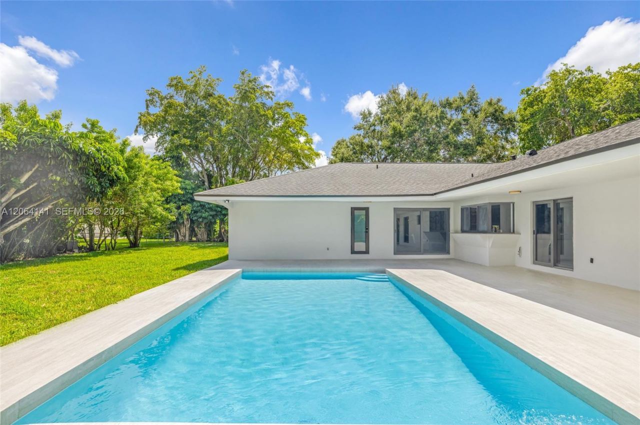 8865 SW 176th Ter, Palmetto Bay, FL 33157 Photo