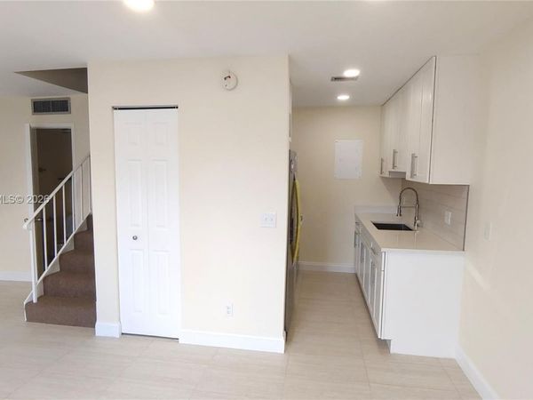 8921 NW 28th Dr , Unit 62, Coral Springs, FL 33065