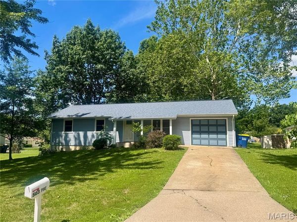 503 Pike Avenue , Warrenton, MO 63383