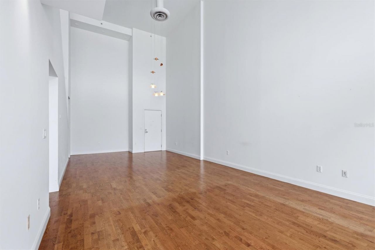 1990 Main Street, Unit 4, Sarasota, FL 34236 Photo