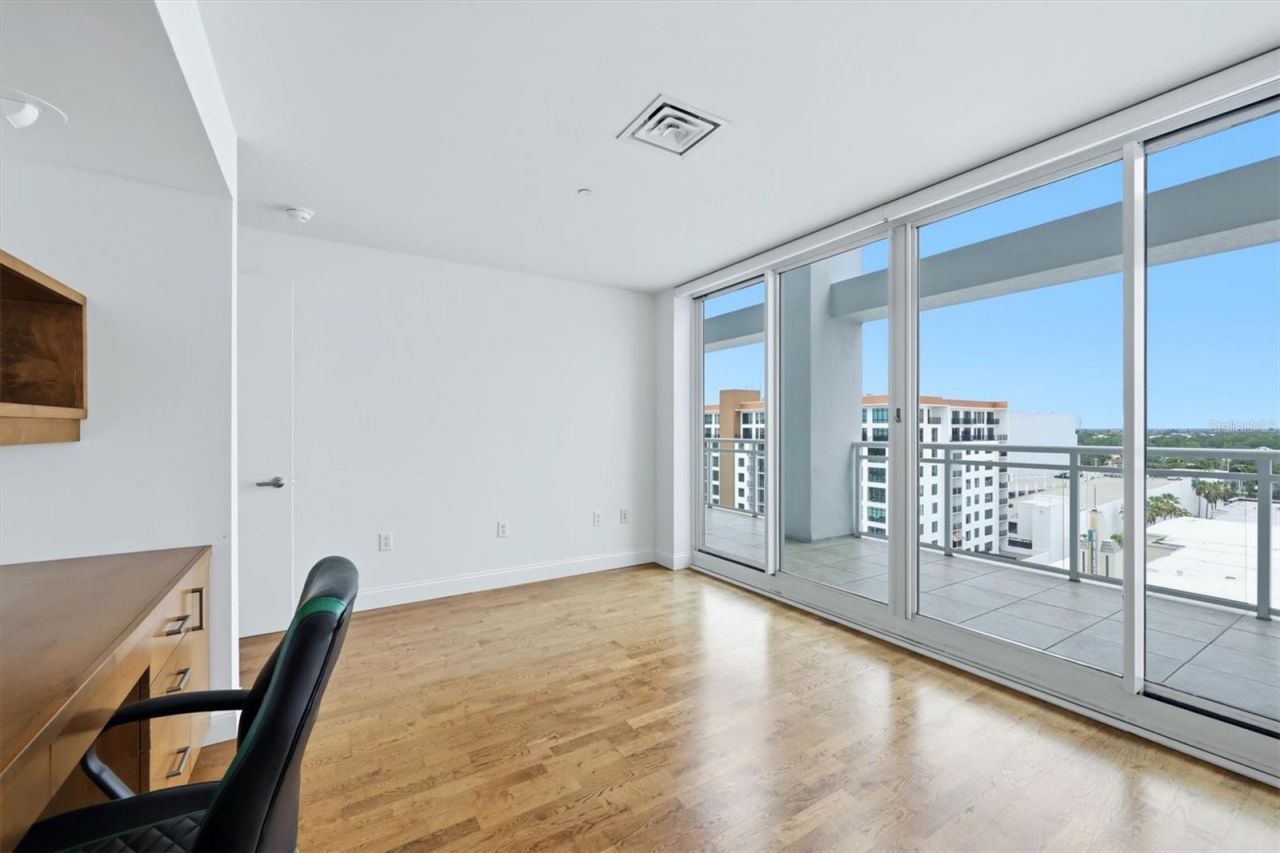 1990 Main Street, Unit 4, Sarasota, FL 34236 Photo