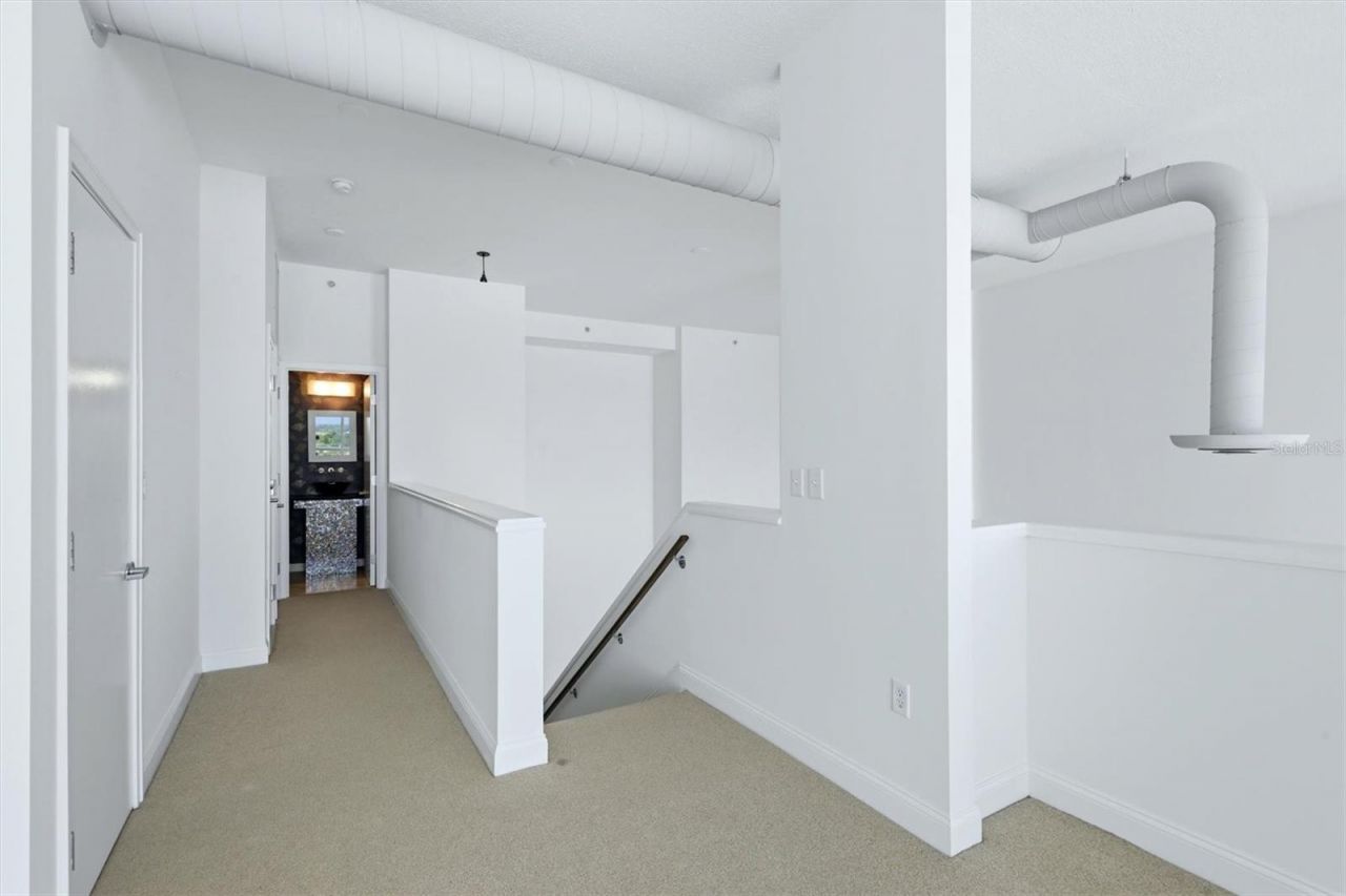 1990 Main Street, Unit 4, Sarasota, FL 34236 Photo