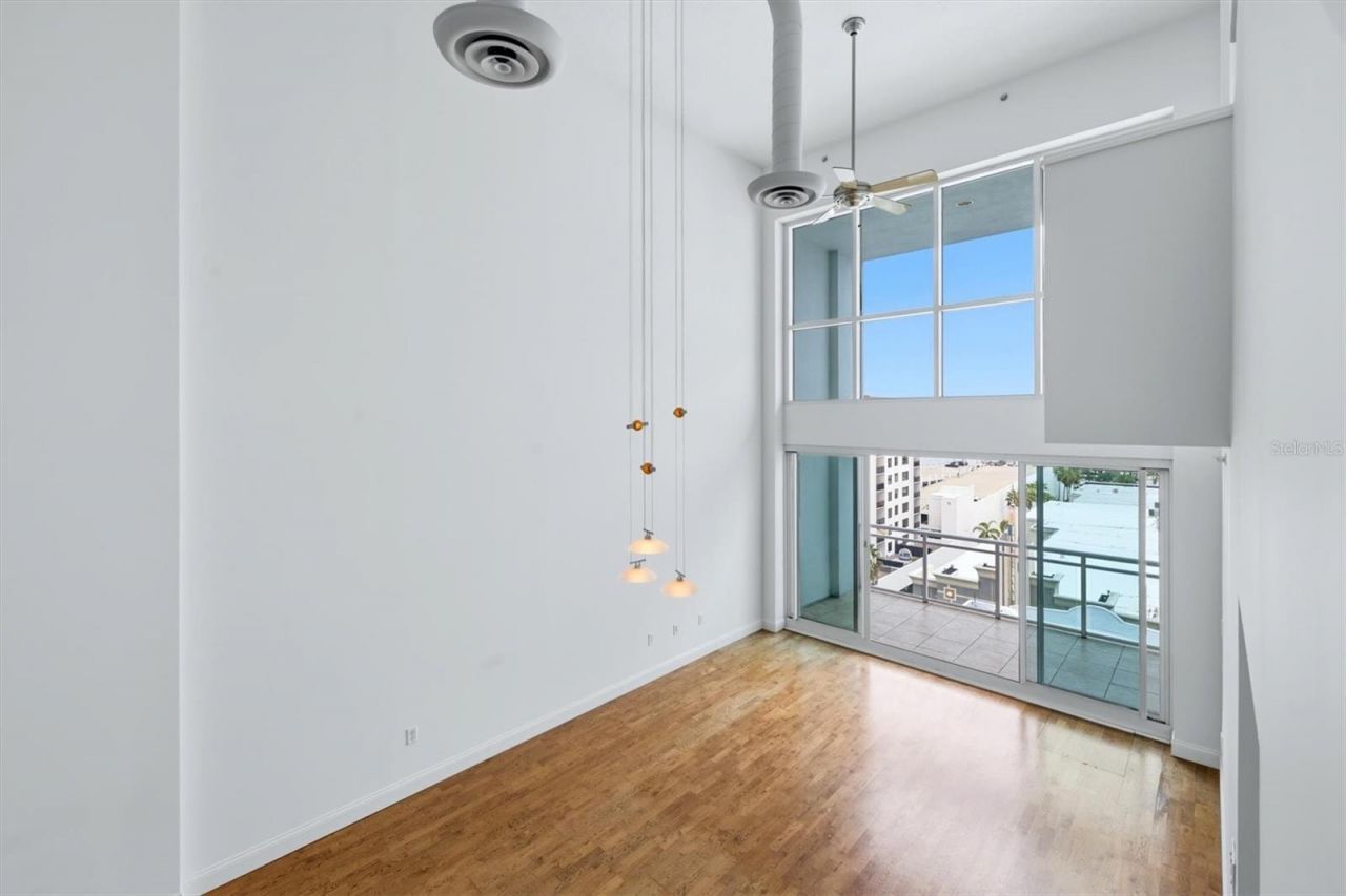 1990 Main Street, Unit 4, Sarasota, FL 34236 Photo
