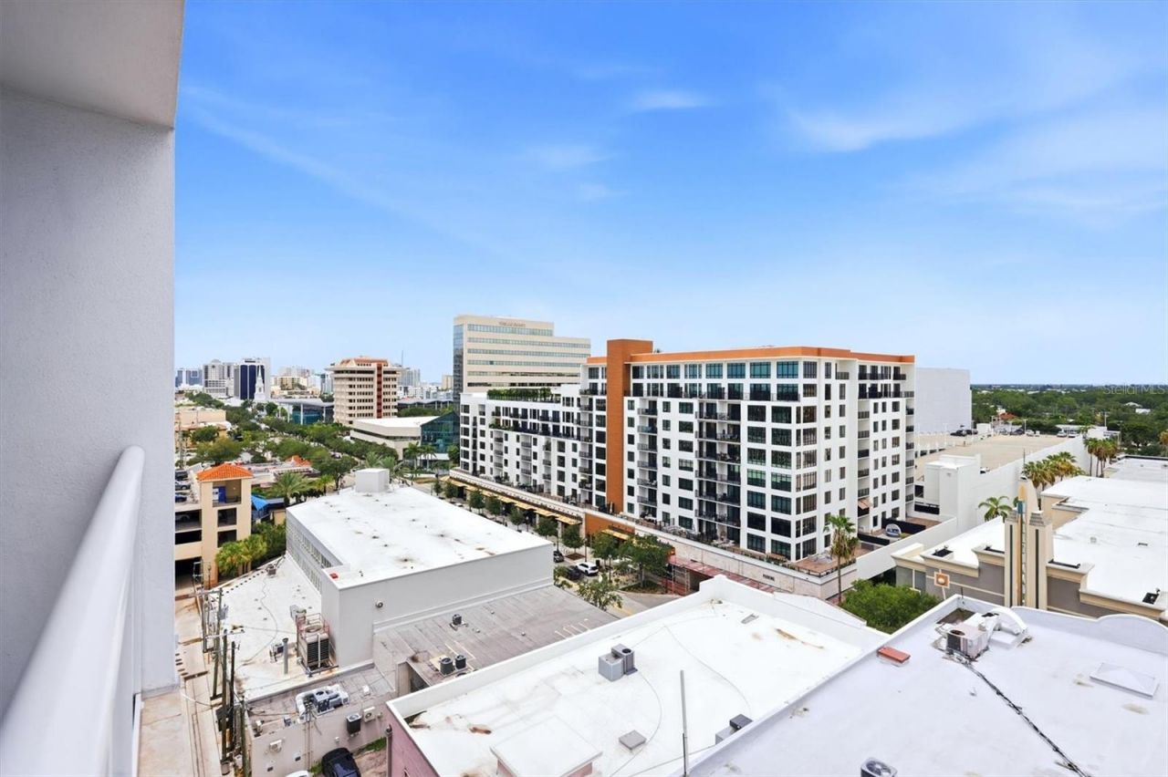 1990 Main Street, Unit 4, Sarasota, FL 34236 Photo